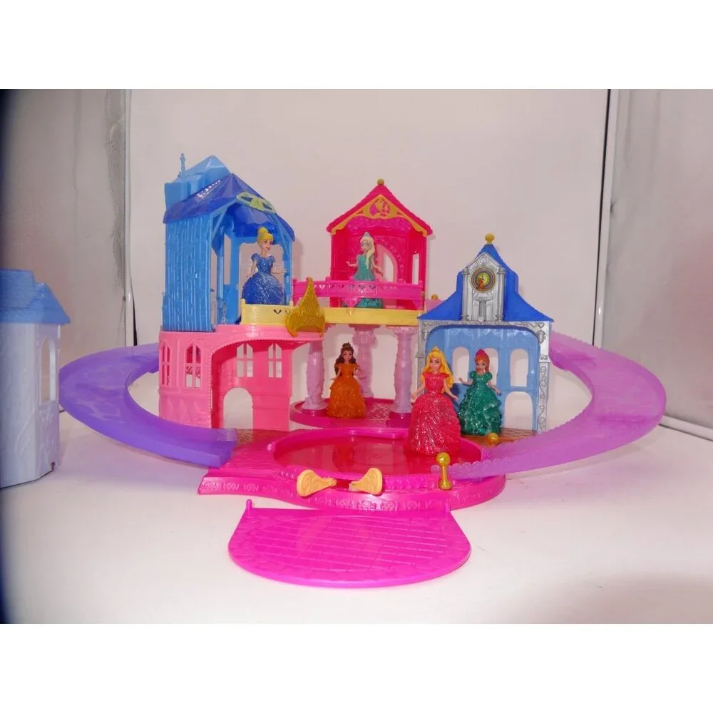 Disney Princess Glitter Glider Castle with 6 Princesses and 6 castle‎ moduls